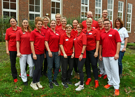 Gruppenfoto: Team der Physiotherapie des Christlichen Krankenhauses Quakenbrück