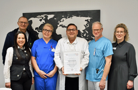 Patientinnen und Patienten mit Bluthochdruck sind im CKQ in erfahrenen Händen: (v. l.) Simona Mercan (Klinische Pflegedienstleitung Operative Klinik / ICU), Matthias Brüggemann (ZNA/ZFD, stellv. Pflegedirektor), Doris Herrmann (Stationsleitung IMC), Fadi Abdullah MD (Chefarzt Kardiologie/Angiologie), Winfried Feldhake (Leiter Herzkatheterlabor), Christina Thünemann (Qualitätsmanagement)