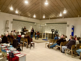 Leseabend des Hospizvereins "Leben bis zuletzt" in der Kapelle Arche Leseabend des Hospizvereins "Leben bis zuletzt" in der Kapelle Arche