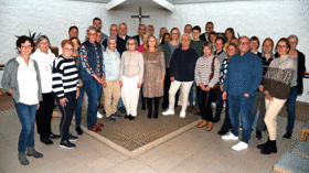 Dank für Einsatz und Loyalität: Jubilare und Ruheständler mit Vertretern der Unternehmensleitung und der MAV