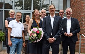 Herzliche Begrüßung des neuen Chefarztes der Quakenbrücker Neurologie (v.l.): Anke Markus, Dr. Holger Bode, Manoshi Pakrasi, Dr. Andrea Dohm, Manfred Janknecht, Dr. Christoph Dohm, Michael Puncak und Matthias Bitter